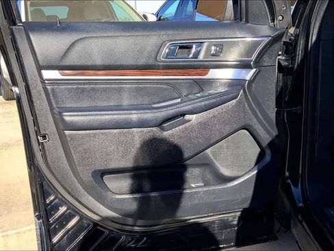 Used 2018 Ford Explorer Limited w/ Equipment Group 301A image 21