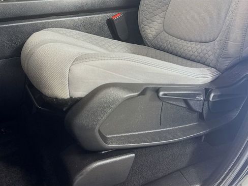 Used 2023 Honda Pilot LX image 19