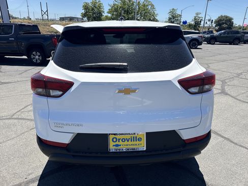 Used 2025 Chevrolet TrailBlazer LS w/ LS Convenience Package AWD/4WD image 4