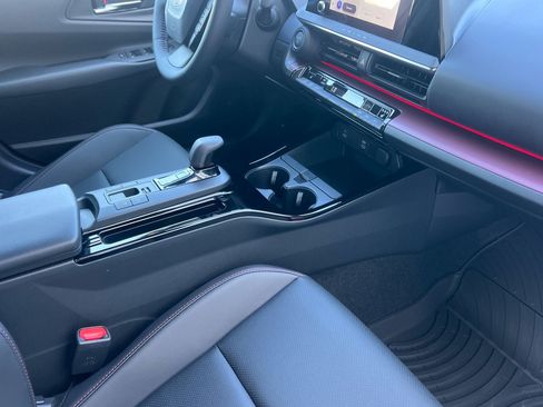 New 2026 Toyota Prius Plug-In Hybrid FWD image 17