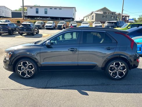 Certified 2025 Kia Niro EX Touring image 5