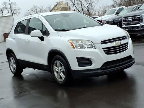 Used 2016 Chevrolet Trax LS w/ LPO, Cargo Package image 7
