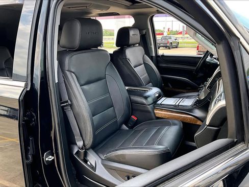 Used 2019 GMC Yukon Denali w/ Denali Ultimate Package AWD/4WD image 9