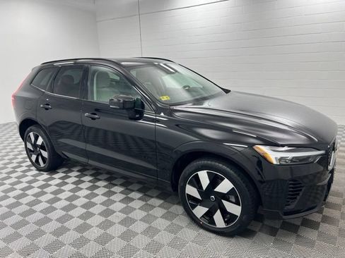 Used 2024 Volvo XC60 T8 Plus w/ Protection Package Premier AWD/4WD image 4