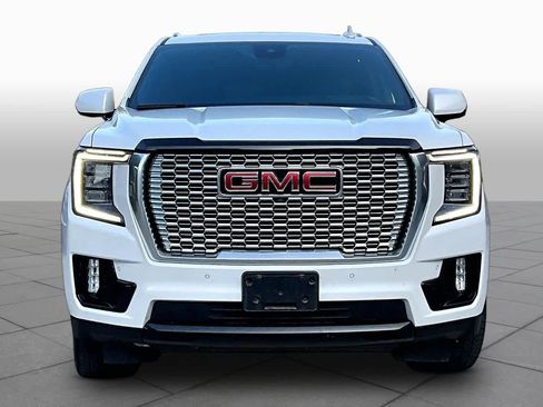 Used 2024 GMC Yukon XL Denali w/ Advanced Technology Package AWD/4WD image 4