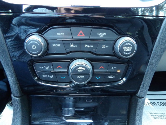 Used 2022 Chrysler 300 S w/ Comfort Group RWD image 33