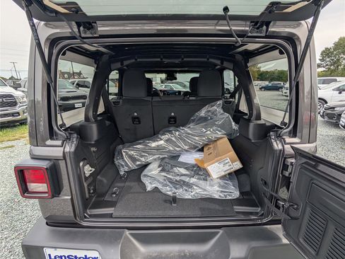 New 2025 Jeep Wrangler Sport S image 9