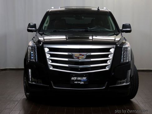 Used 2018 Cadillac Escalade Premium Luxury AWD/4WD image 5