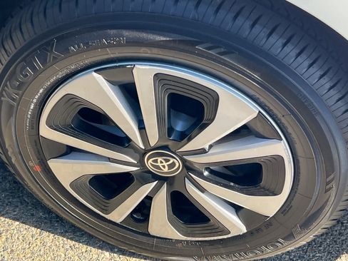 Used 2017 Toyota Prius Prime Advanced FWD image 15