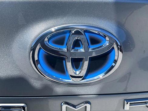 Used 2023 Toyota Camry LE FWD image 30