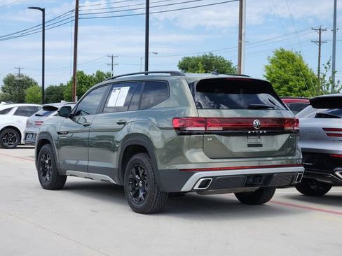 Used 2024 Volkswagen Atlas Peak Edition SE AWD/4WD image 4