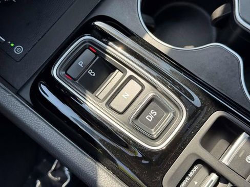 Certified 2025 Honda Pilot Black Edition image 30