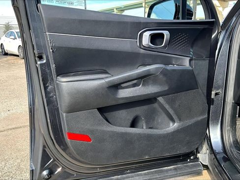 Used 2021 Kia Sorento S image 22