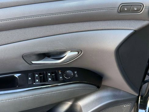 Used 2025 Hyundai Tucson Limited AWD/4WD image 19