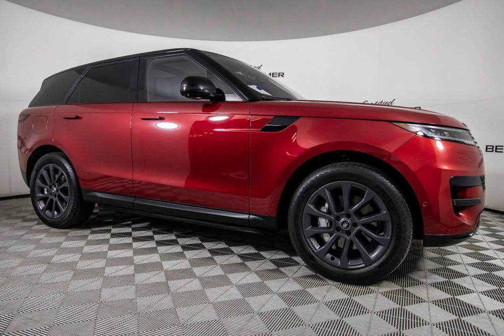 Used 2023 Land Rover Range Rover Sport SE AWD/4WD image 2