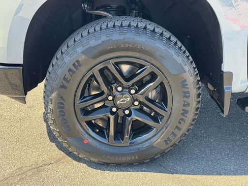 Used 2024 Chevrolet Silverado 1500 Custom Trail Boss AWD/4WD image 9