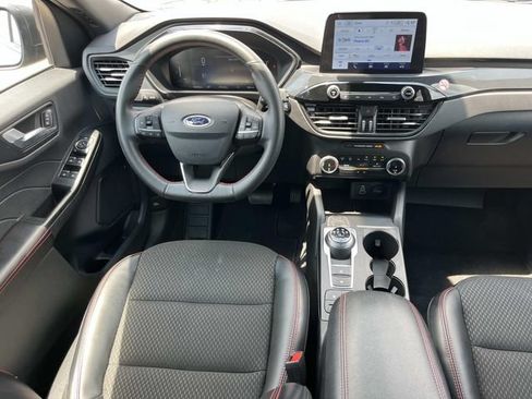 Used 2025 Ford Escape ST-Line FWD image 14