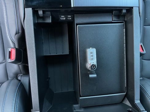 Used 2025 Toyota Tundra Platinum image 47