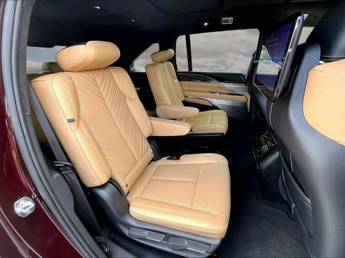 Certified 2025 Cadillac Escalade IQ Luxury 2 AWD/4WD image 25