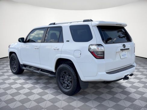 Used 2022 Toyota 4Runner SR5 Premium w/ Moonroof Package RWD image 3
