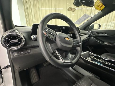 Certified 2025 Chevrolet Equinox LT FWD image 23