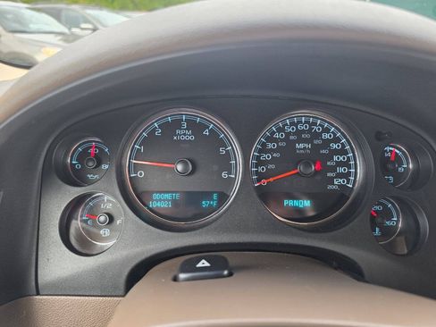 Used 2011 Chevrolet Avalanche LTZ AWD/4WD image 18