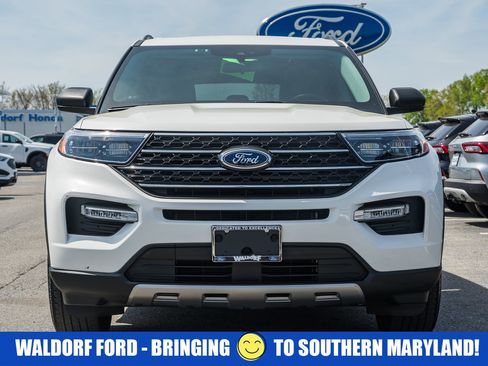 Used 2022 Ford Explorer XLT w/ Equipment Group 202A AWD/4WD image 2