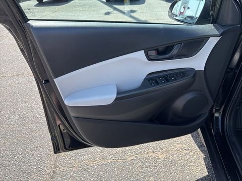 Used 2023 Hyundai Kona SEL w/ Cargo Package image 10