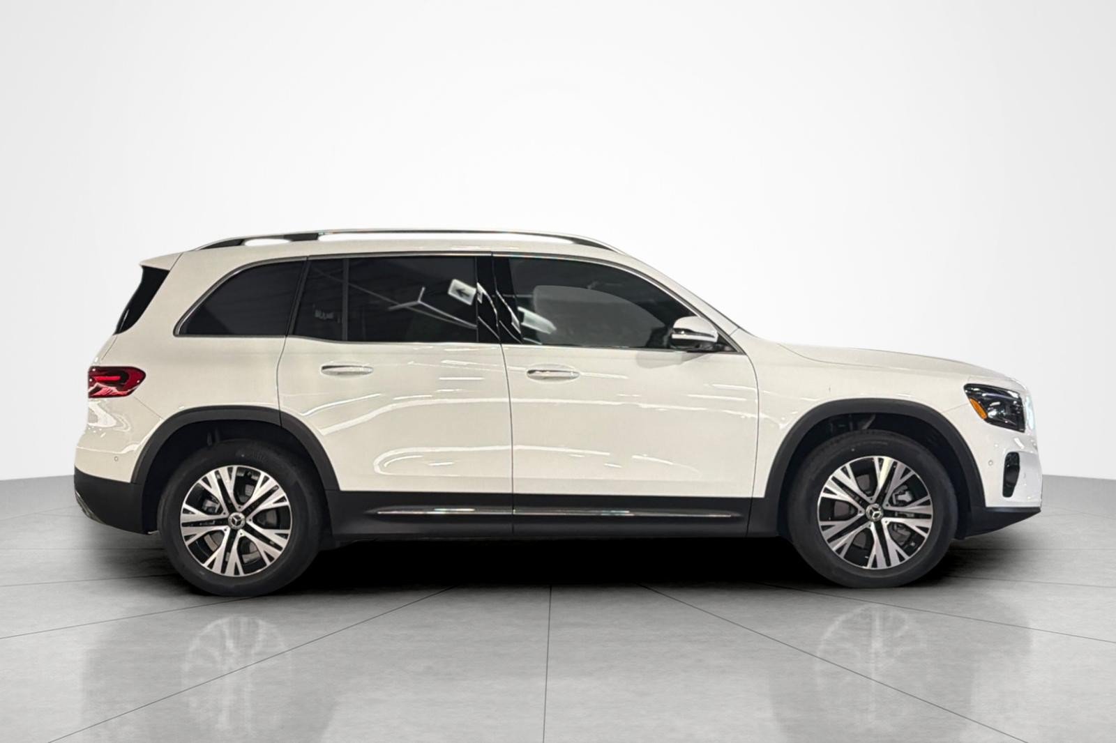 New 2026 Mercedes-Benz GLB 250 4MATIC image 6