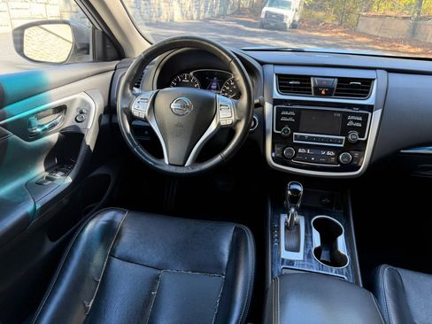 Used 2018 Nissan Altima 2.5 SL FWD image 13