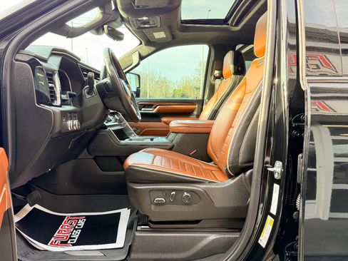 Used 2024 GMC Sierra 3500 Denali Ultimate image 23