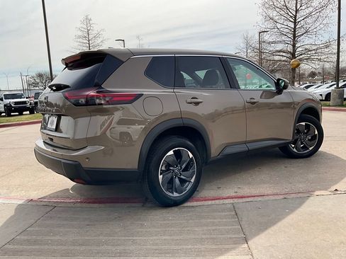 Used 2025 Nissan Rogue SV image 6