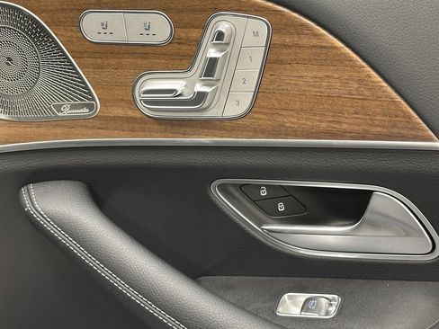 New 2025 Mercedes-Benz GLS 450 4MATIC image 16
