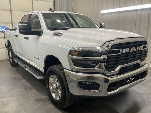 Used 2026 RAM 2500 Big Horn AWD/4WD image 2