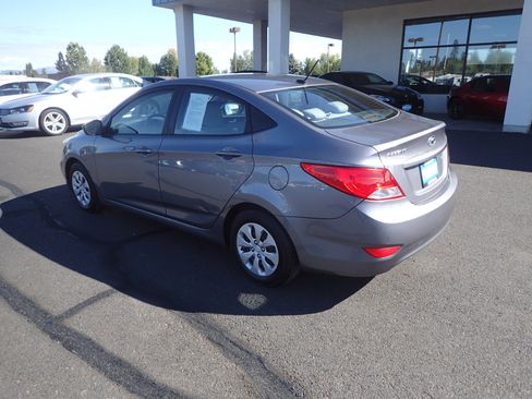 Used 2016 Hyundai Accent SE image 3