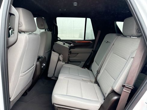 Used 2024 GMC Yukon SLE w/ Gmc Pro Safety Plus Package image 23