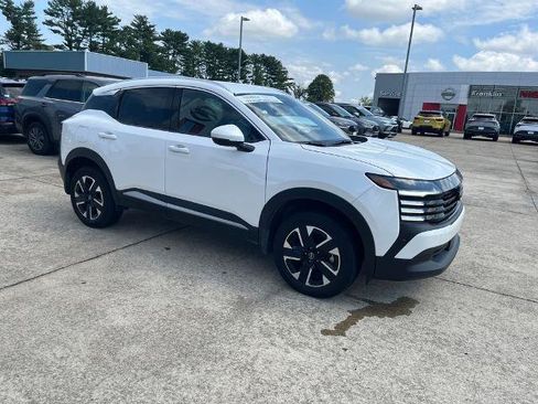 Certified 2025 Nissan Kicks SR FWD image 7
