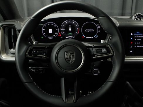 Certified 2025 Porsche Cayenne Turbo w/ Premium Package Plus AWD/4WD image 11