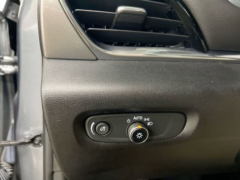 Used 2018 Chevrolet Traverse LS image 18