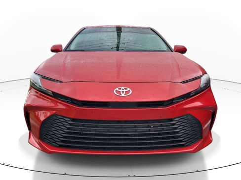Used 2025 Toyota Camry LE FWD image 2