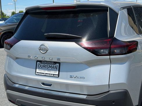 Used 2023 Nissan Rogue SV AWD/4WD image 11