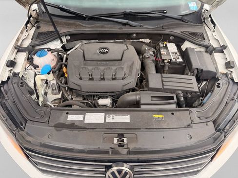 Used 2019 Volkswagen Passat 2.0T Wolfsburg FWD image 32