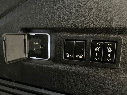Used 2022 Chevrolet Tahoe High Country AWD/4WD image 39
