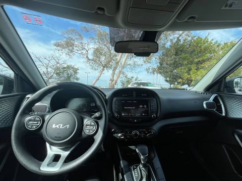 Used 2025 Kia Soul LX w/ LX Technology Package FWD image 33