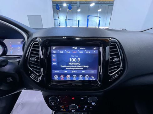 Used 2020 Jeep Compass Limited AWD/4WD image 25