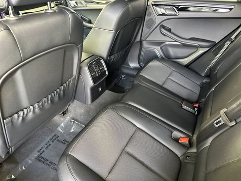 Certified 2026 Porsche Macan AWD/4WD image 14