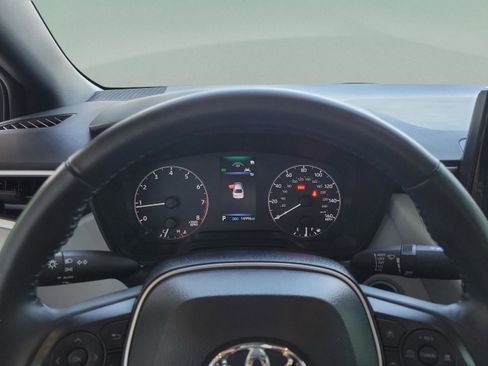 Certified 2025 Toyota Corolla SE image 21
