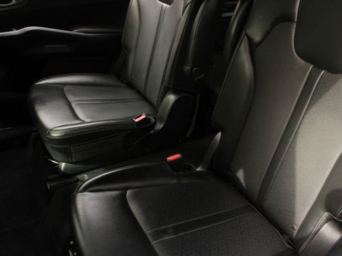 Used 2021 Kia Sorento EX w/ EX AWD X-Line Package image 17