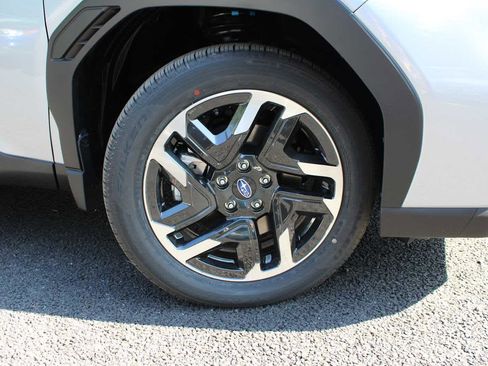 Used 2025 Subaru Forester Limited image 13