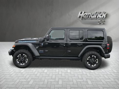 Used 2025 Jeep Wrangler Unlimited Rubicon 4xe w/ Convenience Group AWD/4WD image 7